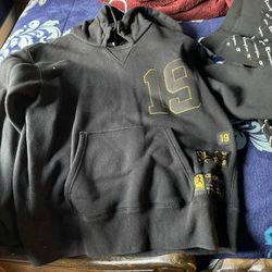 Lot Of Hoddies Sizes M