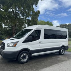 2018 Ford Transit 350 / 15 Passenger 