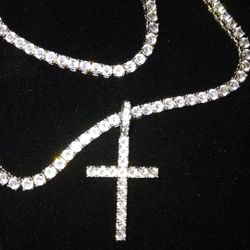 18' Tennis Chain And Cross