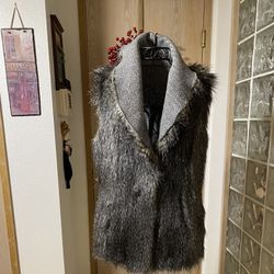 Women’s Vest Faux Fur & Herronebone Wool Thumbnail