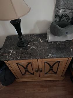 4 pieces queen size bed set included 2 dresser and mirrors