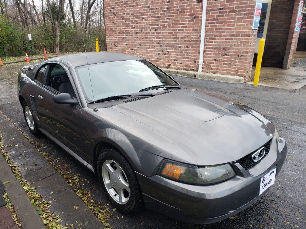 2004 Ford Mustang