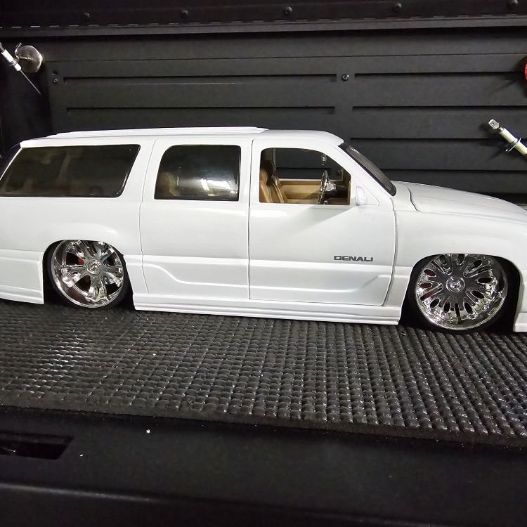 Dub City GMC Yukon Denali for Sale in Denver, CO - OfferUp