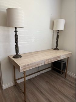 Desk with 3 drawers