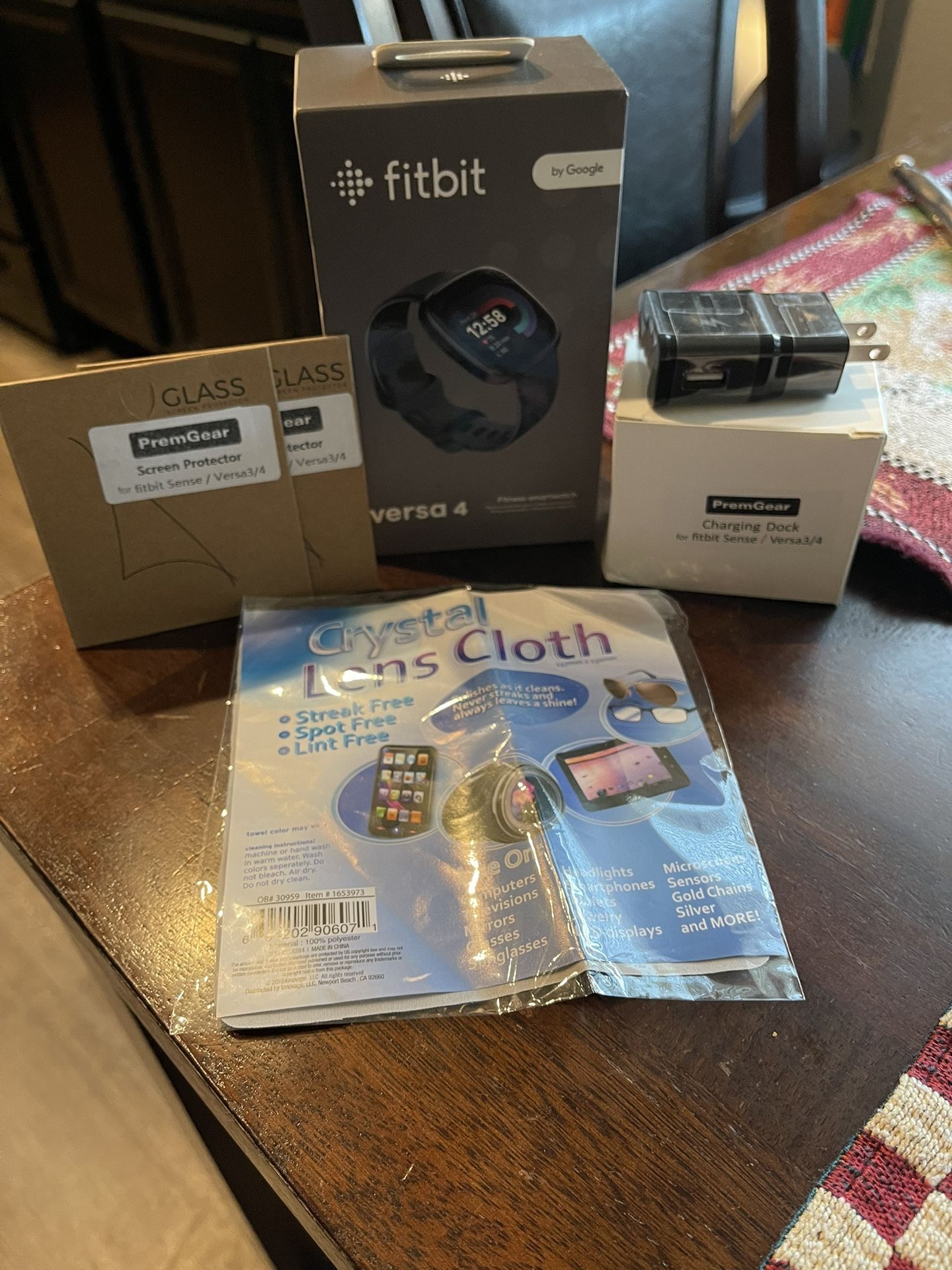 Fitbit versa 4 Bundle