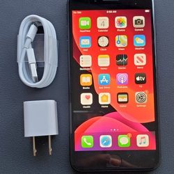 iPhone 7 Plus - UNLOCKED - Like New 