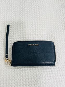 Michael Kors Leather Wristlet Wallet