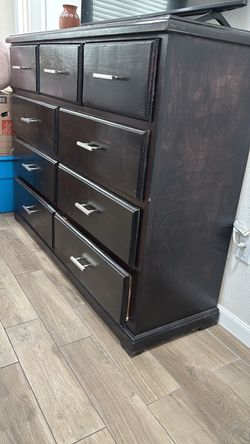 Dresser