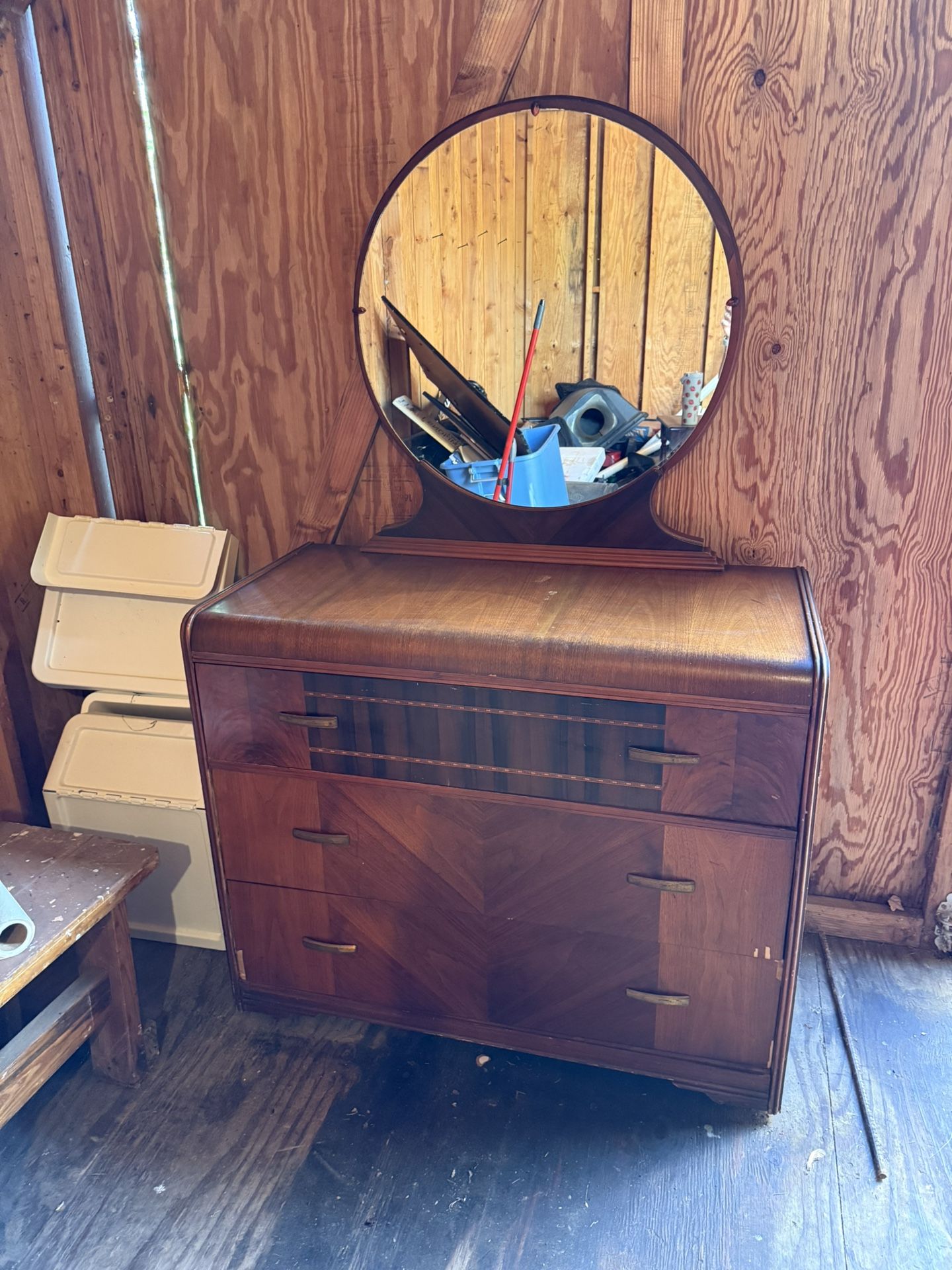 Dresser With Mirror