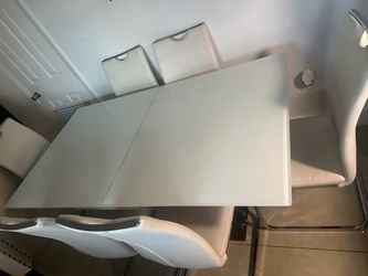 Extendible Dining Table for 8