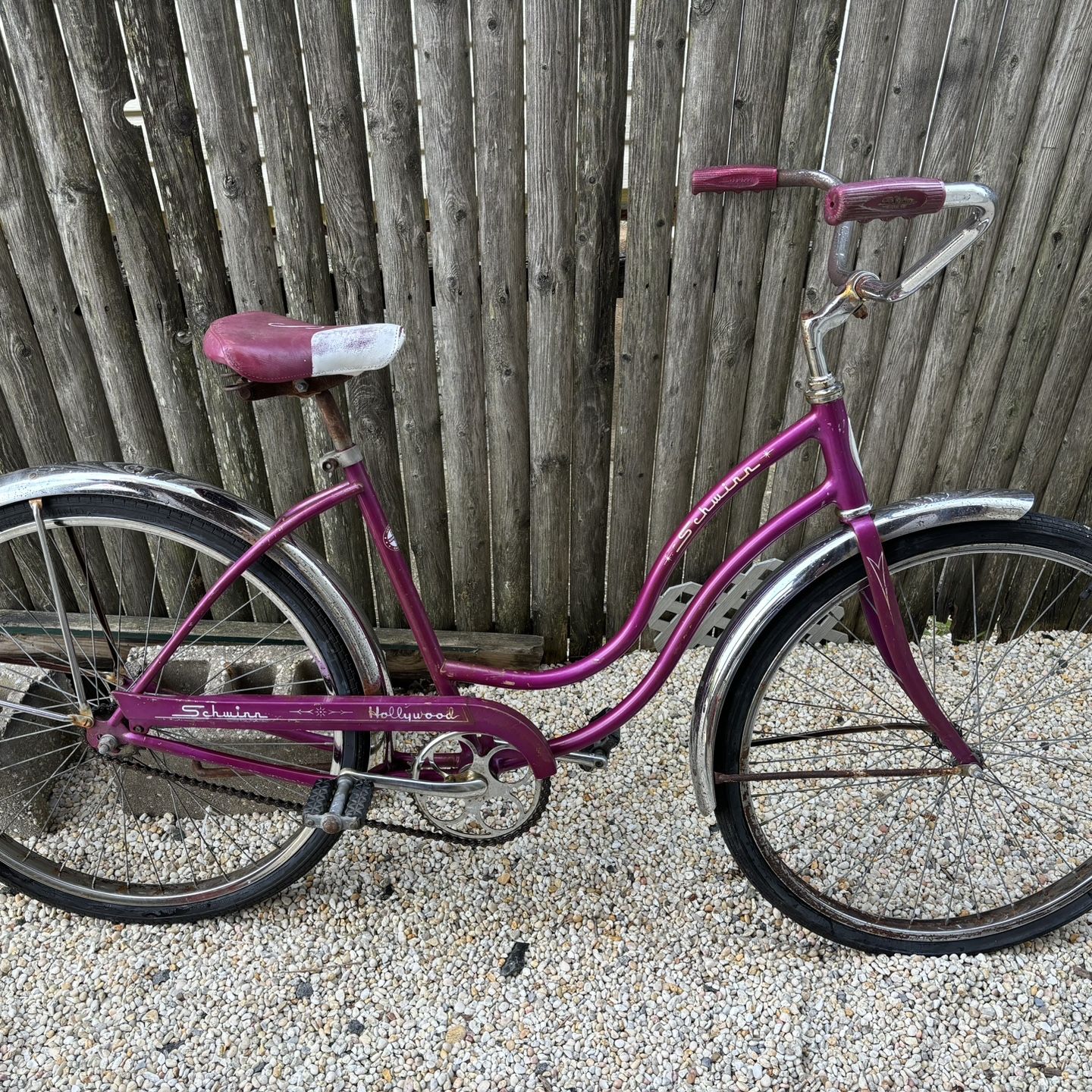 Vintage Schwinn Hollywood Bicycle for Sale in Seaside Heights, NJ - OfferUp