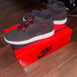 Air Jordan 1 Mid Fearless