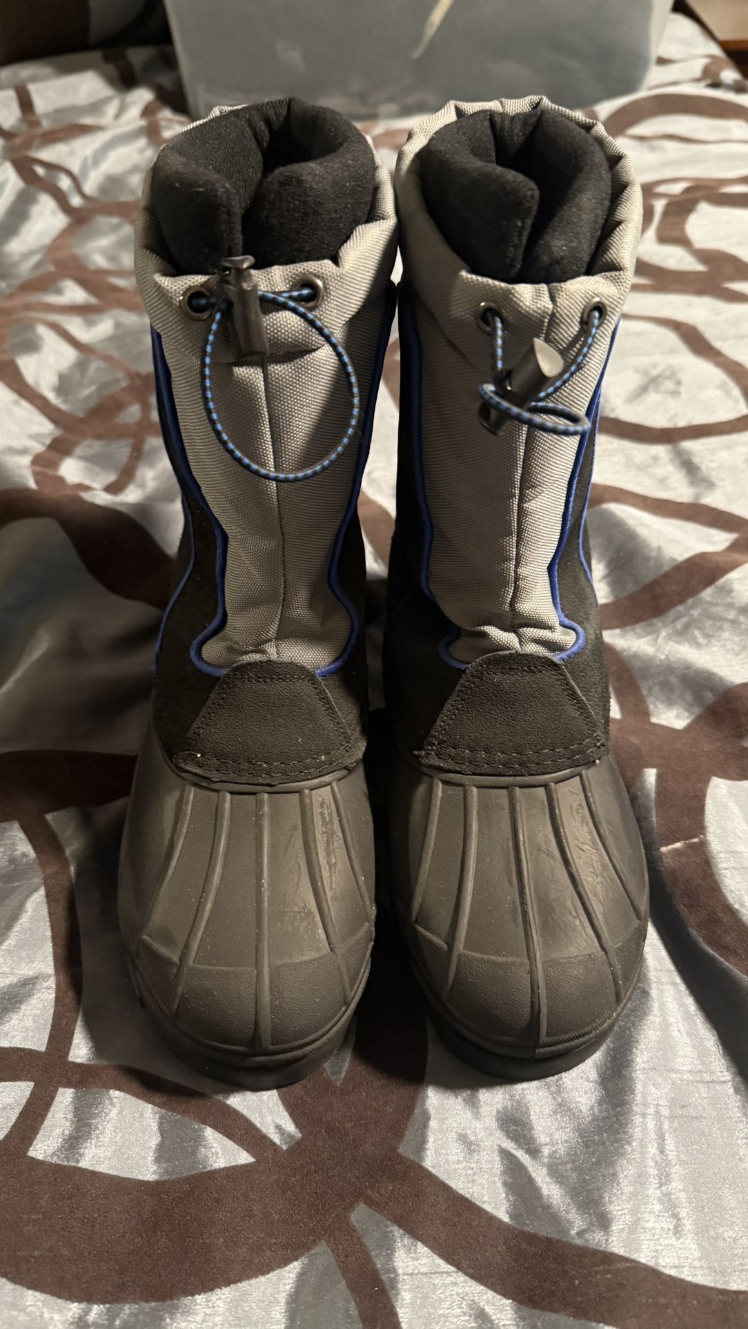Snow Boots (Size5)