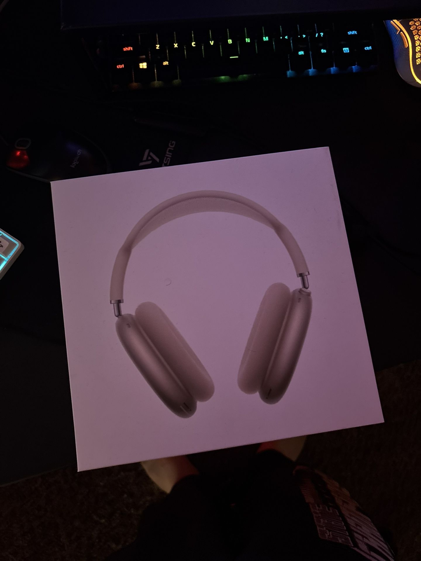 AirPod Maxes White Colorway 