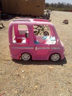 12 volt battery operated Barbie power car battery and charger included