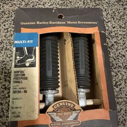 New Genuine Harley-Davidson Airfoil Custom Footpegs (Part #50134-95)