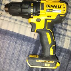DeWalt 20v Drill With Charger And 2 Batteries 