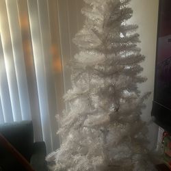 Christmas Tree W/ Built In Lights