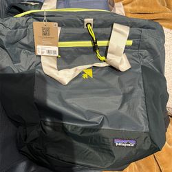 Patagonia ultra light black hole tote pack