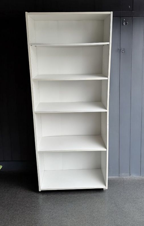 Like new Traditional white wood 5- layer shelf bookcase .: 12 deep x 30W x 72H.