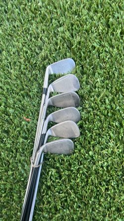 Golf Iron Set with Steel Shafts