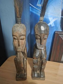 Pair of vintage carved wooden figurines / statues $ 30 obo