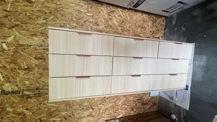 Fluted 9-Drawer Dresser – Natural Oak Finish (Brand New)