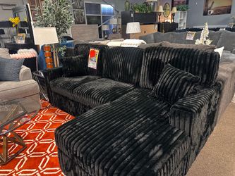 Sleeper sofa! $799 🖤✨ More colors available!