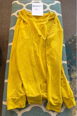 Women’s XS-M Shirt - 6 piece Lot