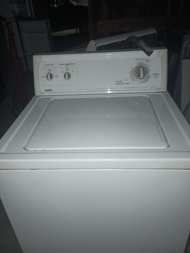White Kenmore Washing Machíne