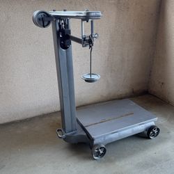 Antique 1000 lb. Grain/Floor Scale