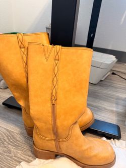 DUPE - Frye boots