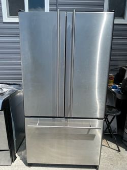Moving sale