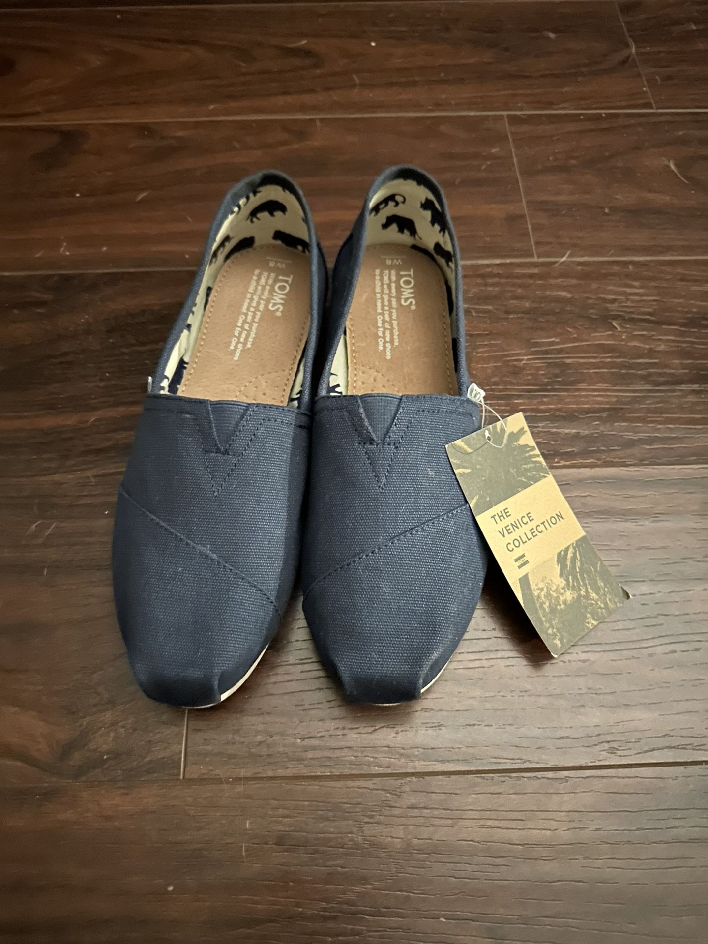 Toms Shoes