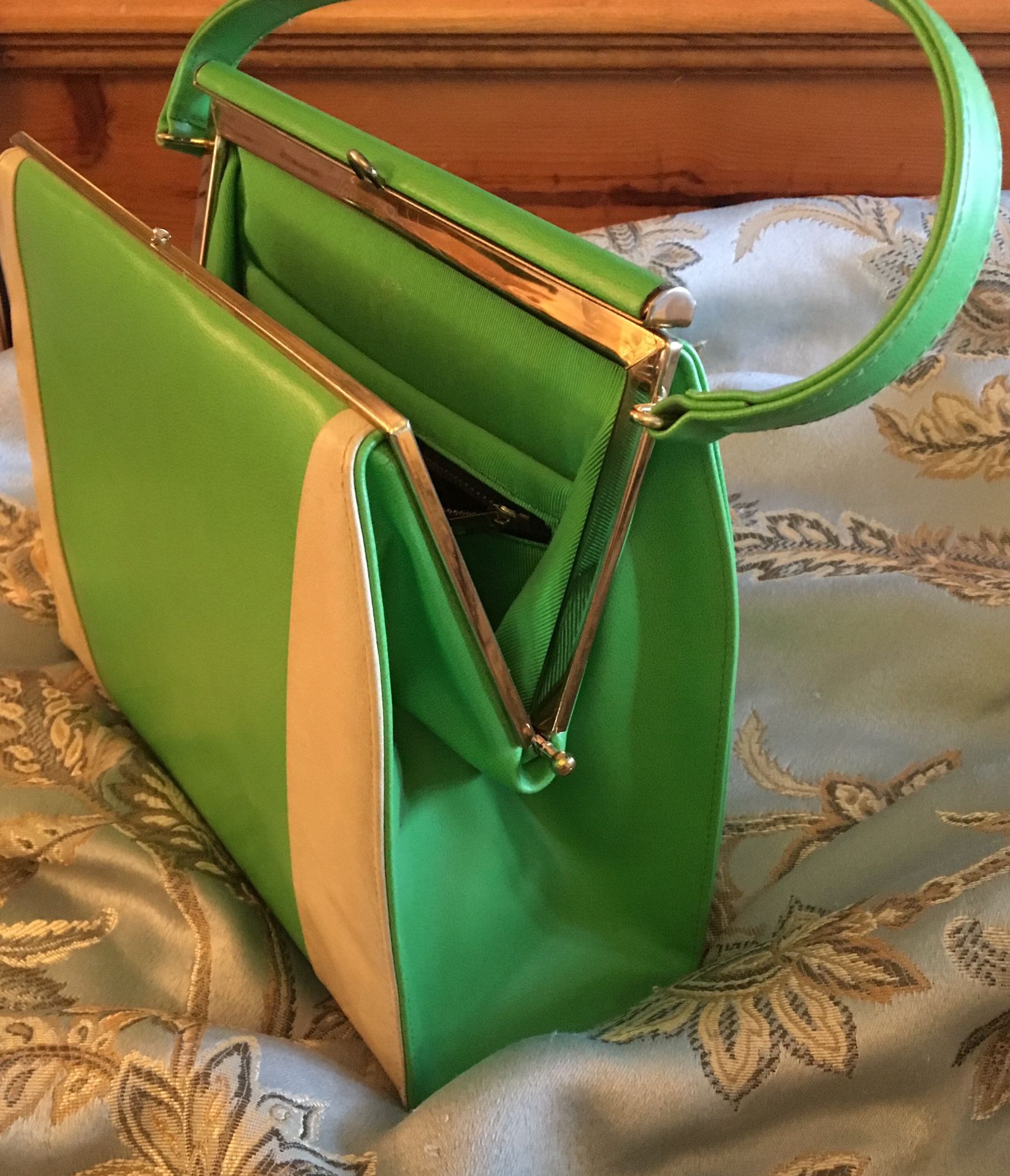 1950s Purse Made In The USA Glove Soft Lining by Dubette Vintage Purse for  Sale in Tustin, CA - OfferUp