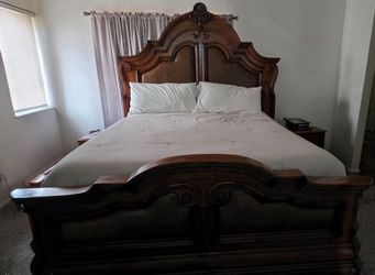Cal King Bedroom Set