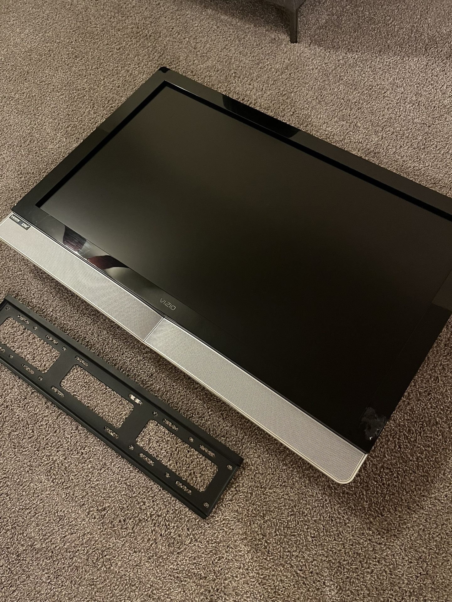 42inch Vizio TV With Mount
