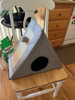 Cat bed $15 New