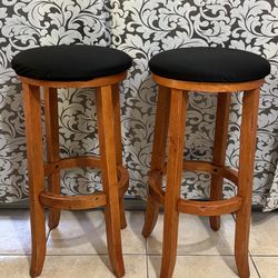 2 Bar stools