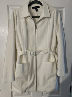Good Condition- Forever 21 Off White Women’s Coat/ Size: Medium