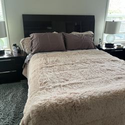 Queen Bedroom Set Italian With Side Tables