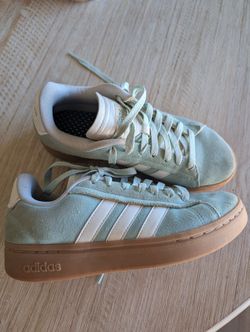 Women's Adidas Size 6.5