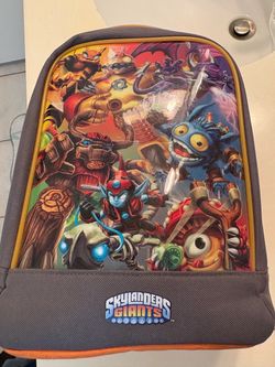 figurines Skylanders Giants shoulder bag and skylanders figurines
