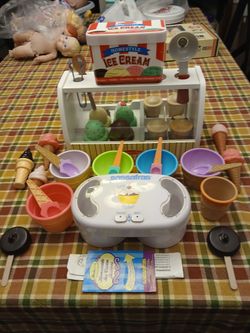 Melissa & Doug ice Cream Parlor Plus More