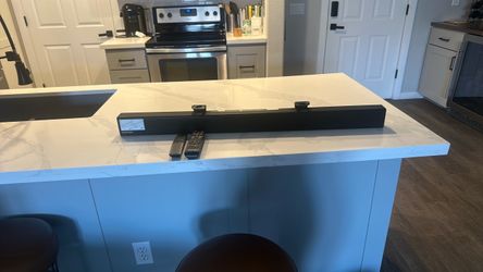 Samsung Soundbar with Remote