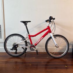 Woom 4 Kids Bike – Lightweight 20” – Great Conditio