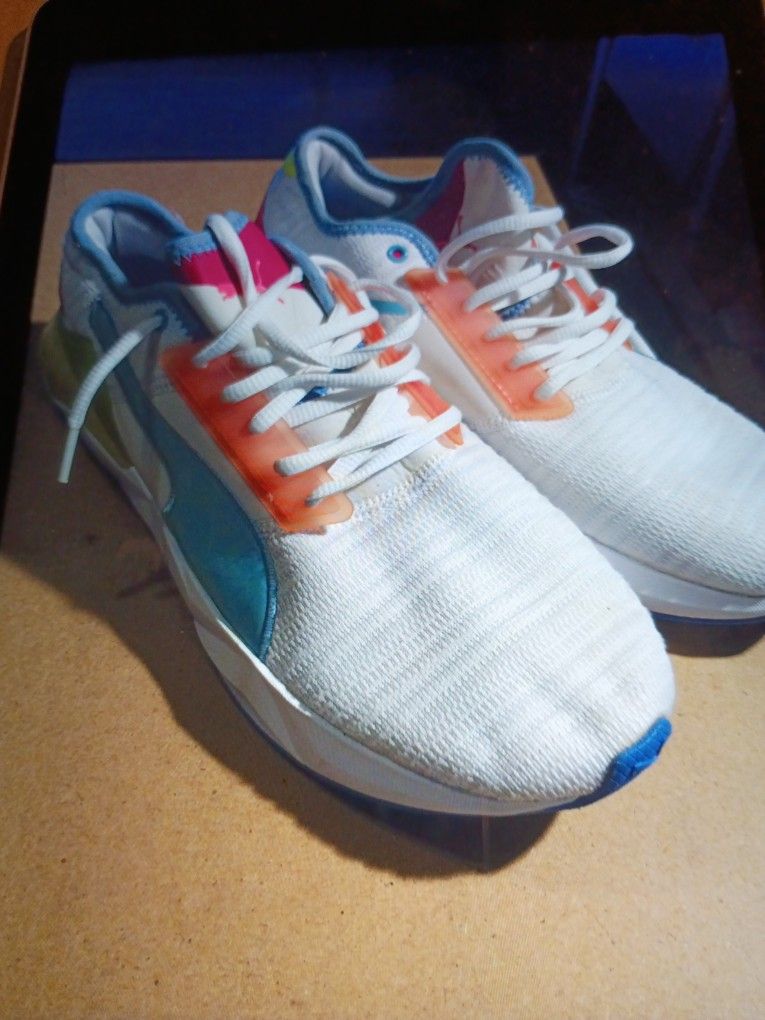 PUMA CELL PLASMIC WOMEN SNEAKERS  SIZE 9