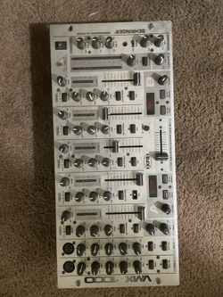 Behringer Pro Mixer VMX1000