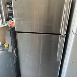 GE Stainless Steel Refrigerator 
