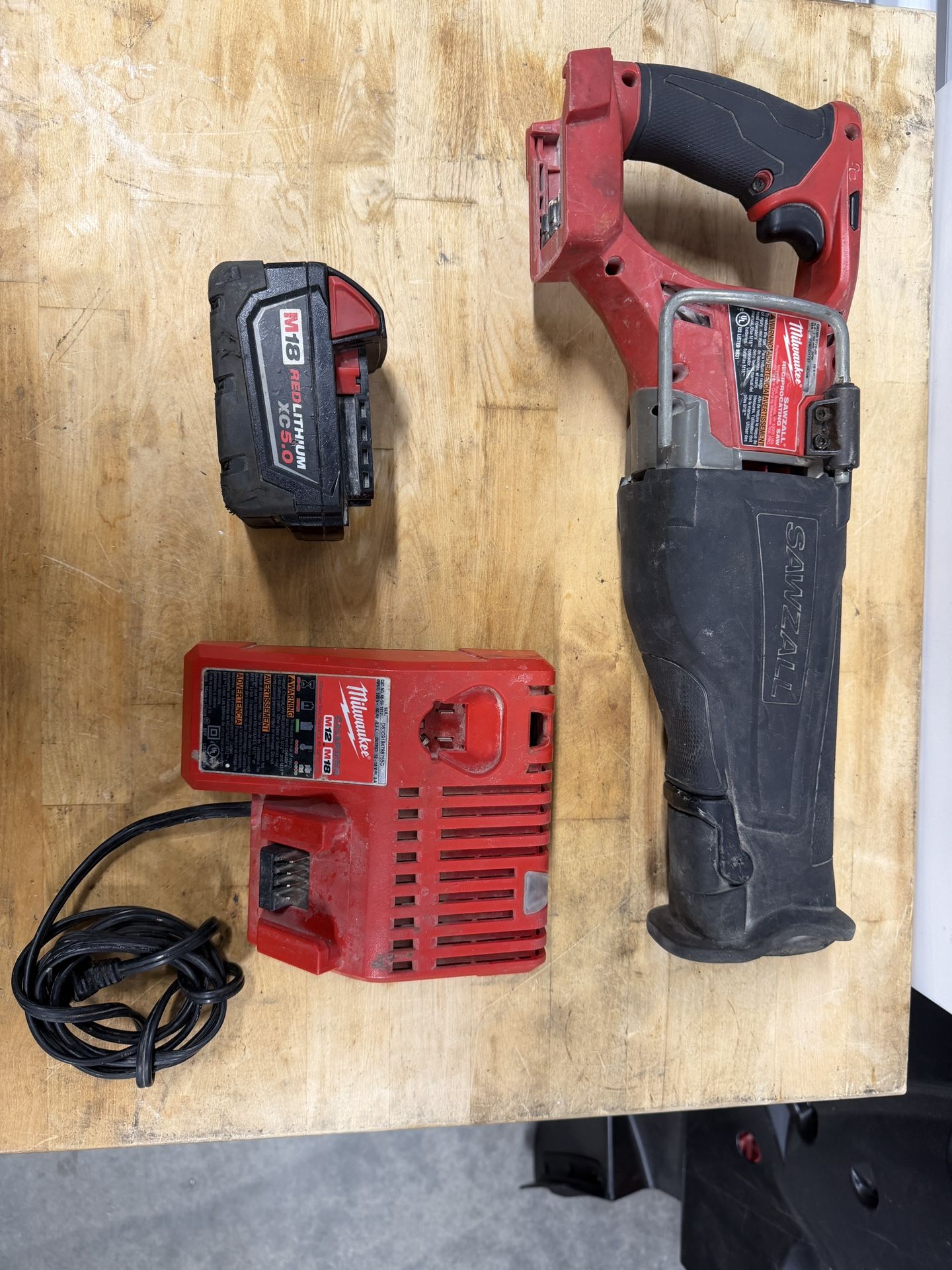 Milwaukee M18 FUEL 18V 2720-20 Sawzall Reciprocating Saw w/ XC 5.0 Ah Battery, charger